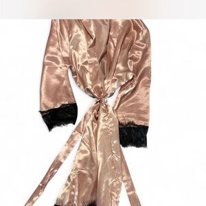 Women’s pink satin lingerie robe w/ matching black lace tank & bottoms NWOT